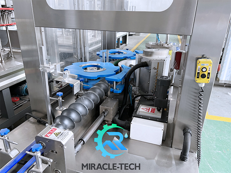 _0000s_0001_Hot Glue BOPP Labeling Machine (2).jpg